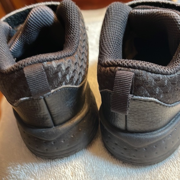 Jordon sneakers black size 10c - Picture 3 of 6